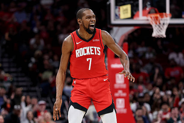 杜兰特怒斥对手黑子言论 称其如蟑螂般难缠