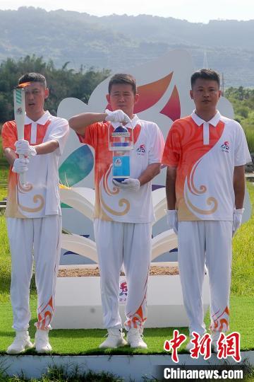 海南三亚五指山开启第十二届少数民族传统体育