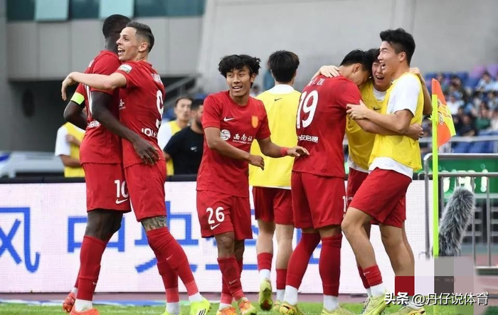 升班马重庆铜梁龙客场力克浙江队 成为新赛季最